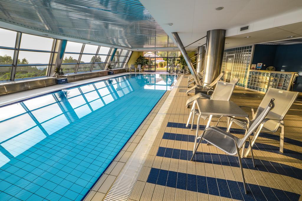 Hotel Belweder Ustroń Esterno foto The pool at the 101 on Mary