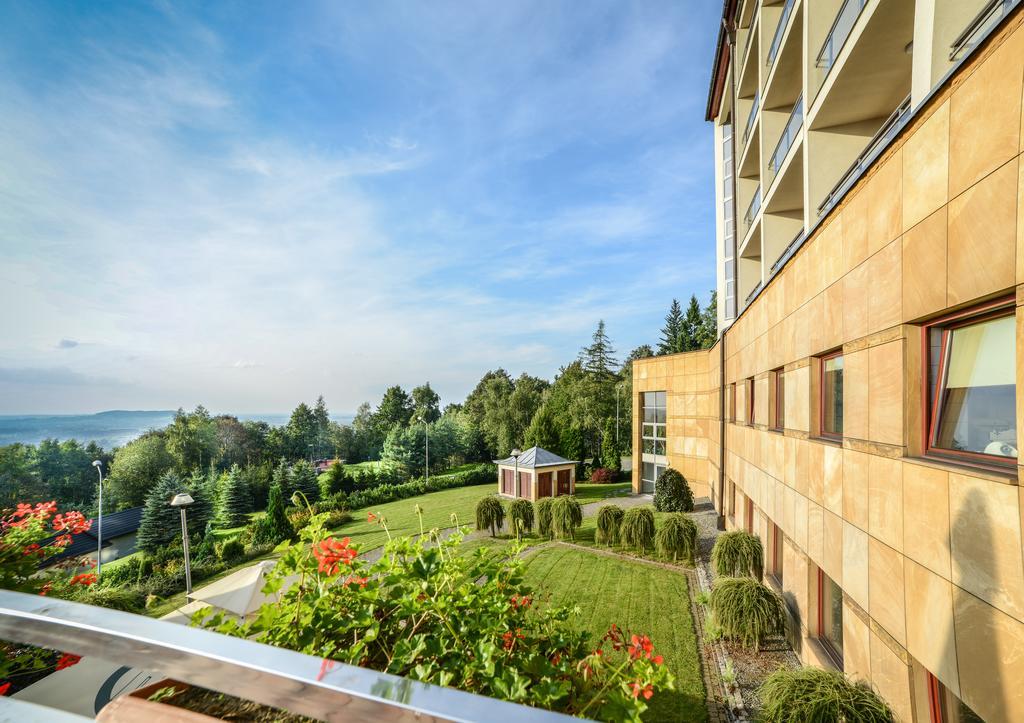 Hotel Belweder Ustroń Esterno foto The campus of the University of Novi Sad